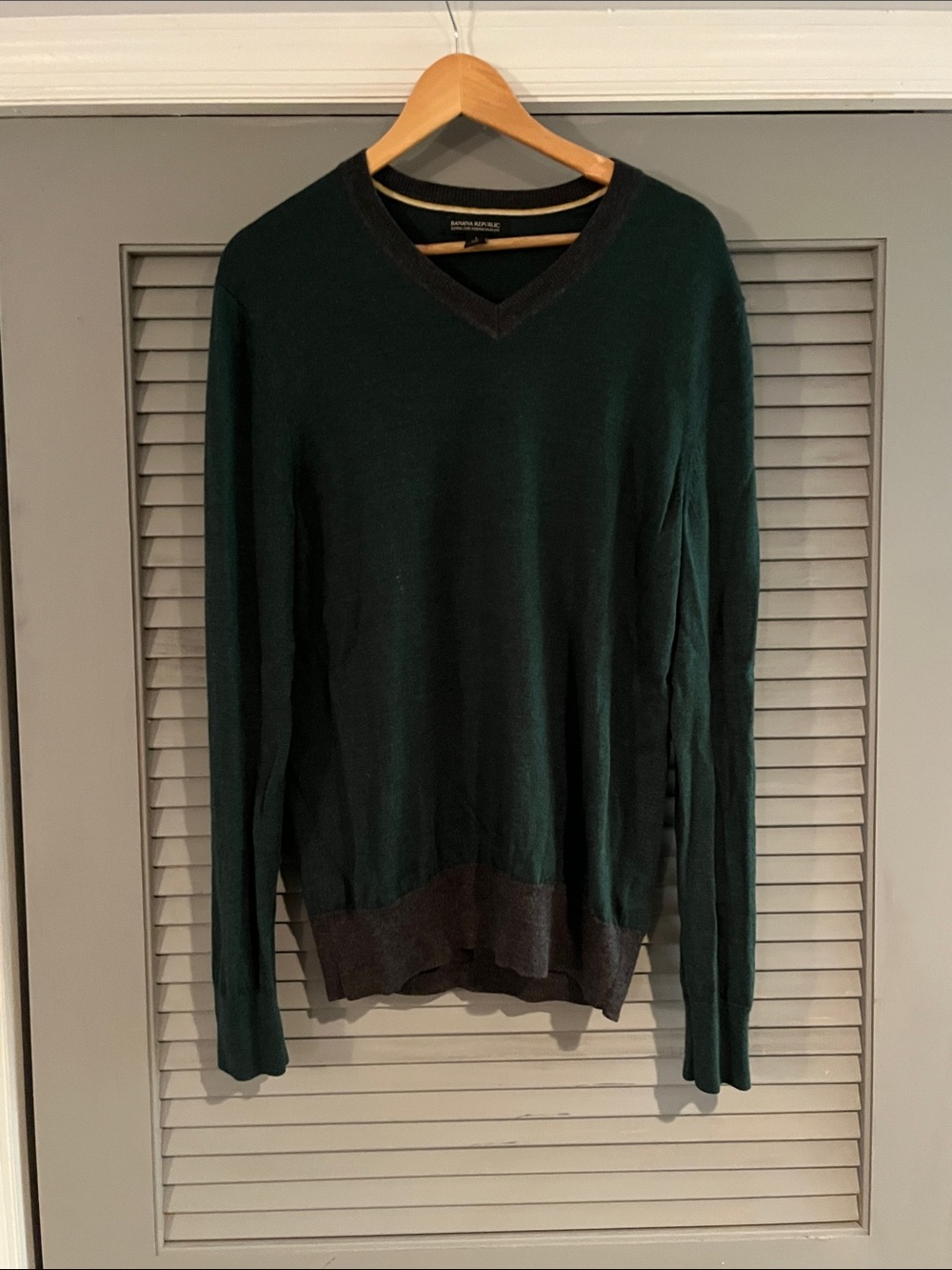 Banana Republic Men's Forest Green V-Neck Sweater with Grey Contrast Trim